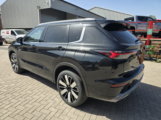 Mitsubishi Outlander Diamond PHEV Black Diamond