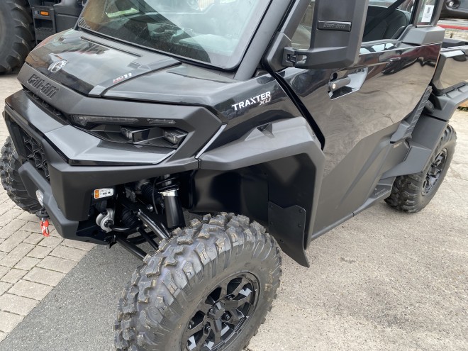 Can-Am SSV Traxter XU HD11 TR ABS Black