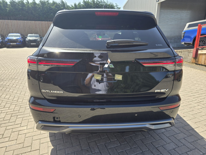 Mitsubishi Outlander Diamond PHEV Black Diamond