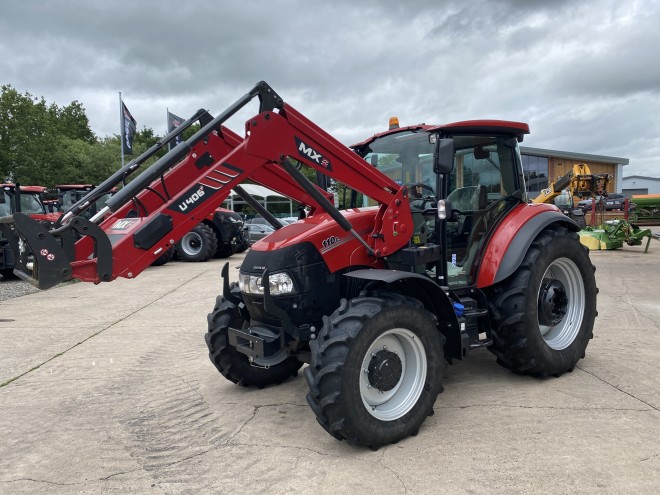 Case IH Farmall 110C C/W MX 406 + Loader