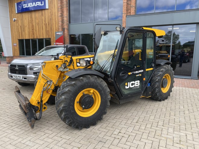 JCB 530-60 Agri Super C/W Pin and cone hydraulic latching head stock