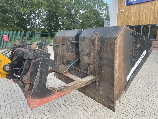 Toe tip Bucket Cherry Products pin and cone
