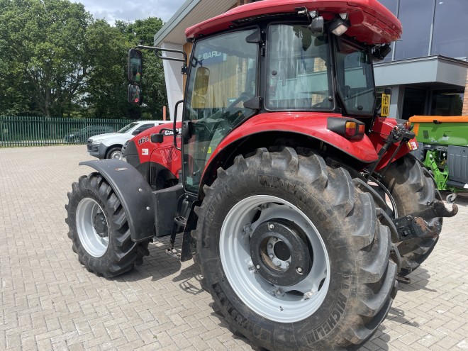 Case IH Farmall 115A
