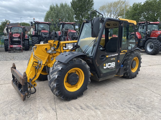 JCB 530-60 Agri Super C/W Pin and cone hydraulic latching head stock