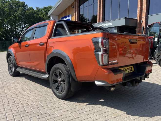 Isuzu D-Max 1.9 V-Cross Valencia Orange