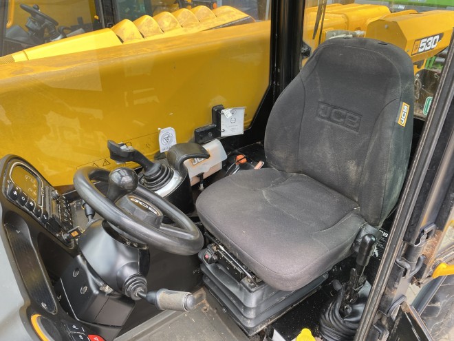 JCB 530-60 Agri Super C/W Pin and cone hydraulic latching head stock