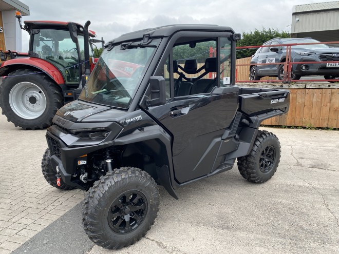 Can-Am SSV Traxter XU HD11 TR ABS Black