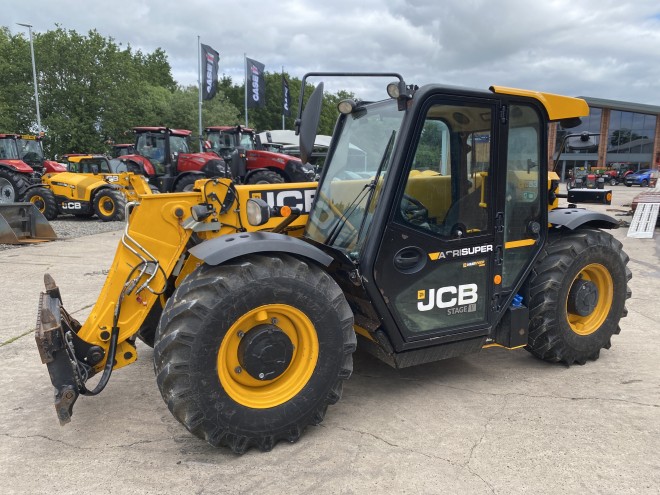 JCB 530-60 Agri Super C/W Pin and cone hydraulic latching head stock