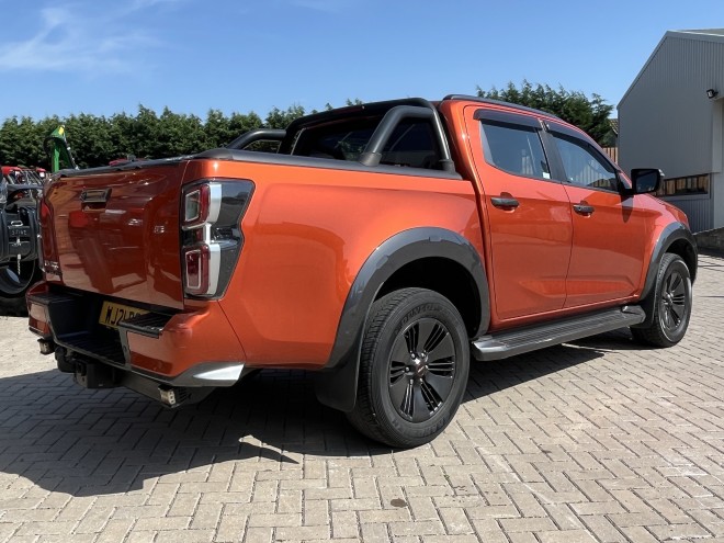 Isuzu D-Max 1.9 V-Cross Valencia Orange