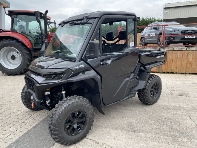 Can-Am SSV Traxter XU HD11 TR ABS Black