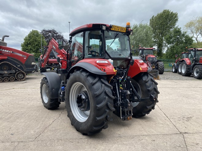 Case IH Farmall 110C C/W MX 406 + Loader
