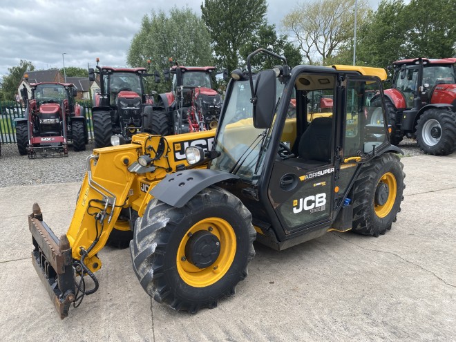 JCB 530-60 Agri Super C/W Pin and cone hydraulic latching head stock