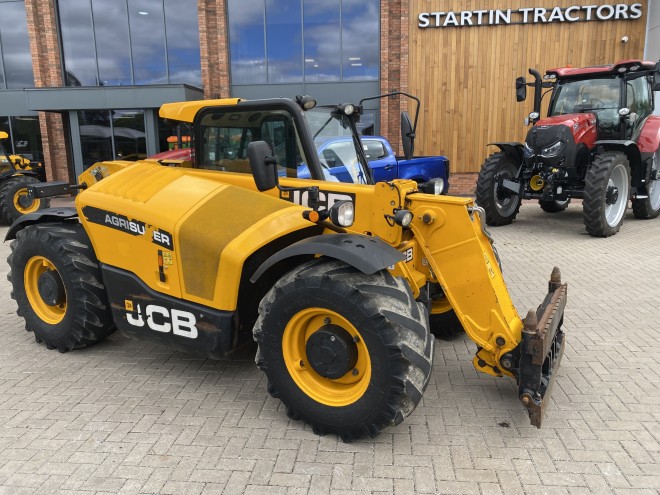 JCB 530-60 Agri Super C/W Pin and cone hydraulic latching head stock