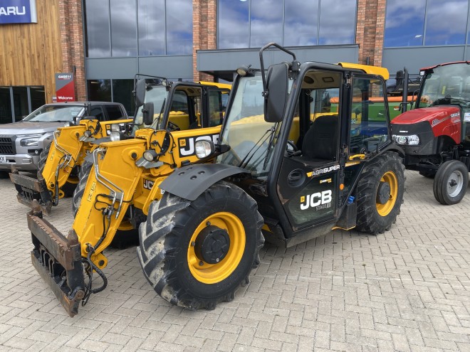 JCB 530-60 Agri Super C/W Pin and cone hydraulic latching head stock
