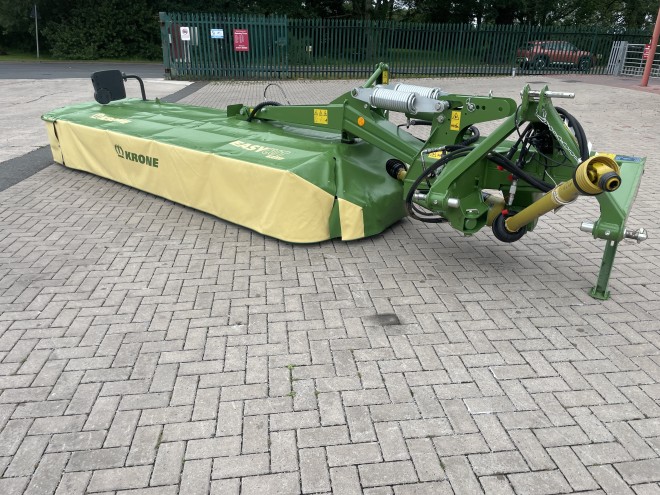 Krone Easy Cut R400 4M mower