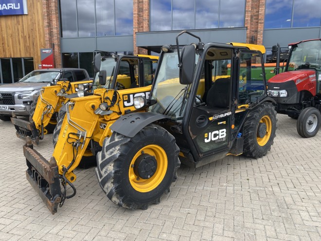 JCB 530-60 Agri Super C/W Pin and cone hydraulic latching head stock