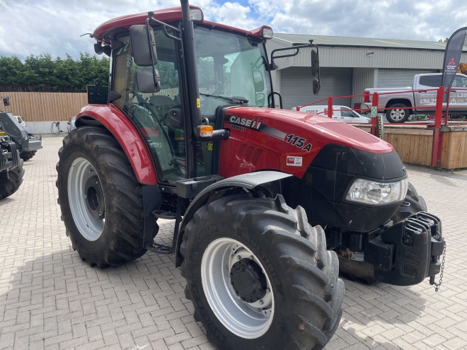 Case IH Farmall 115A