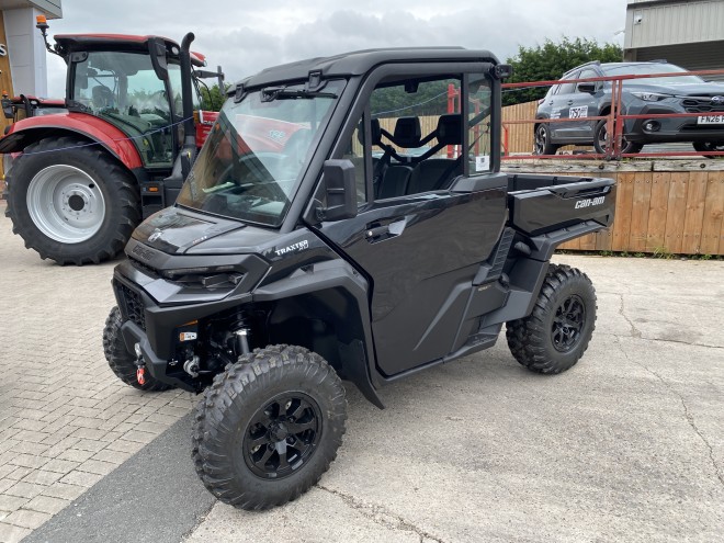 Can-Am SSV Traxter XU HD11 TR ABS Black