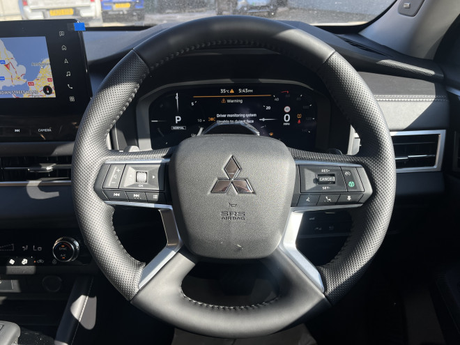 Mitsubishi Outlander Nativa PHEV Moonstone Grey