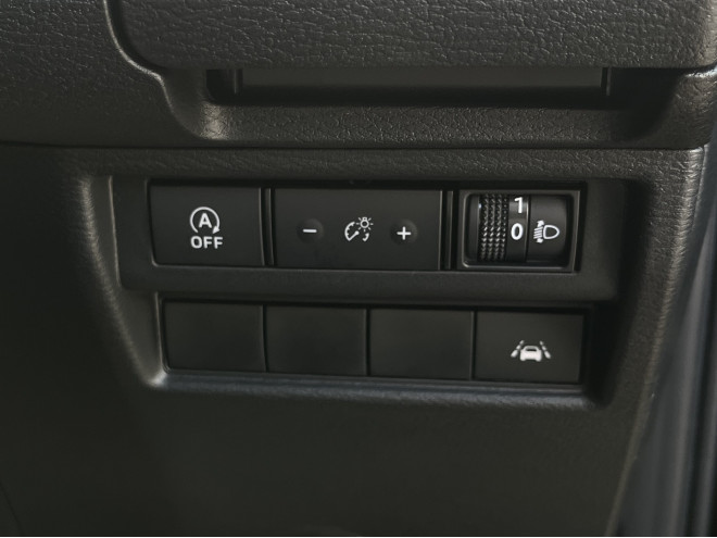 Mitsubishi L200 Barbarian 2.4 Auto Black