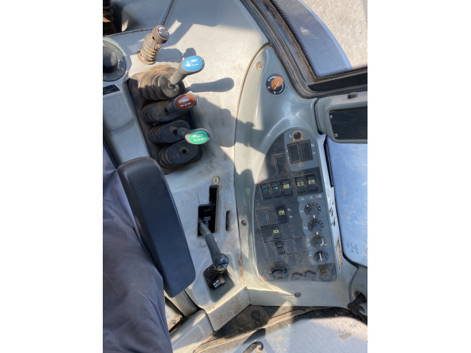 Valtra T131 C/W reverse Seat