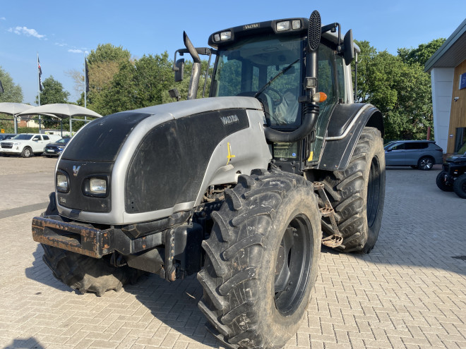 Valtra T131 C/W reverse Seat
