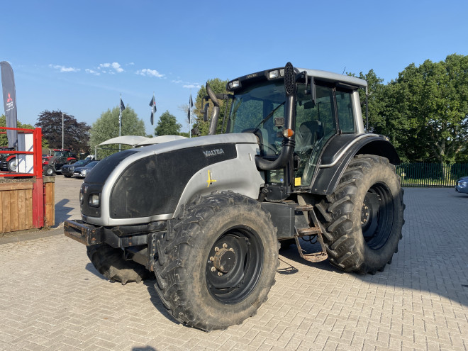 Valtra T131 C/W reverse Seat
