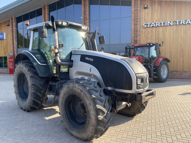Valtra T131 C/W reverse Seat