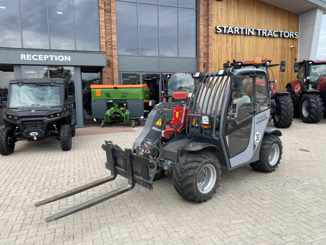 Weidemann 4512 C/W Euro Headstock and Pallet Tines