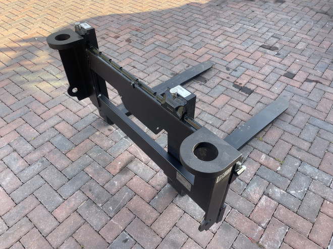 Pallet tines Class 3 4500 KG Pin and Cone fittings