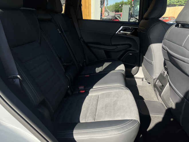 Mitsubishi Outlander Nativa PHEV Moonstone Grey