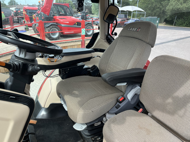 Case IH Puma 240 CVX AFS Connect w/ front linkage and front PTO, accuguide ready, reverse fan
