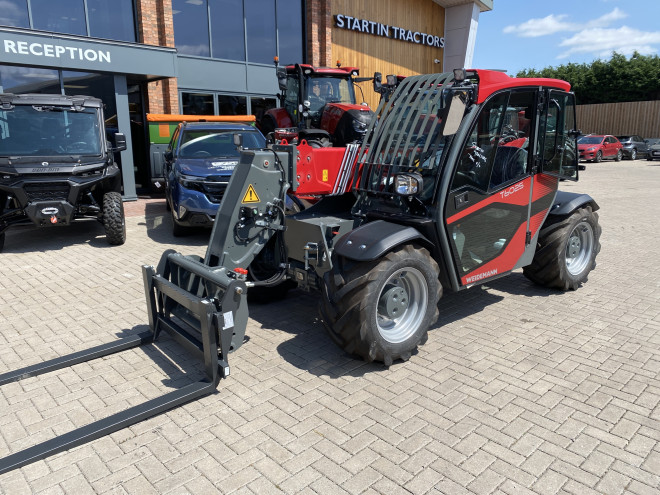 Weidemann T6025 C/W Euro headstock and pallet tines