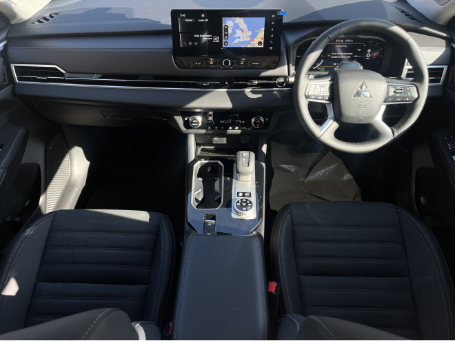 Mitsubishi Outlander Nativa PHEV Moonstone Grey