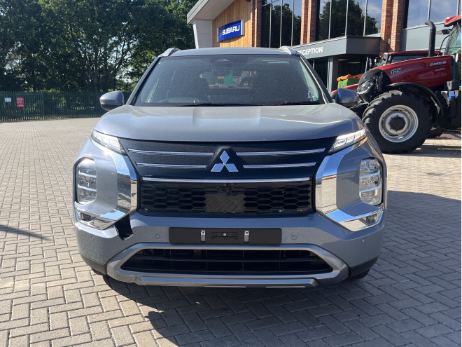 Mitsubishi Outlander Nativa PHEV Moonstone Grey