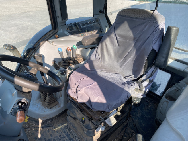Valtra T131 C/W reverse Seat