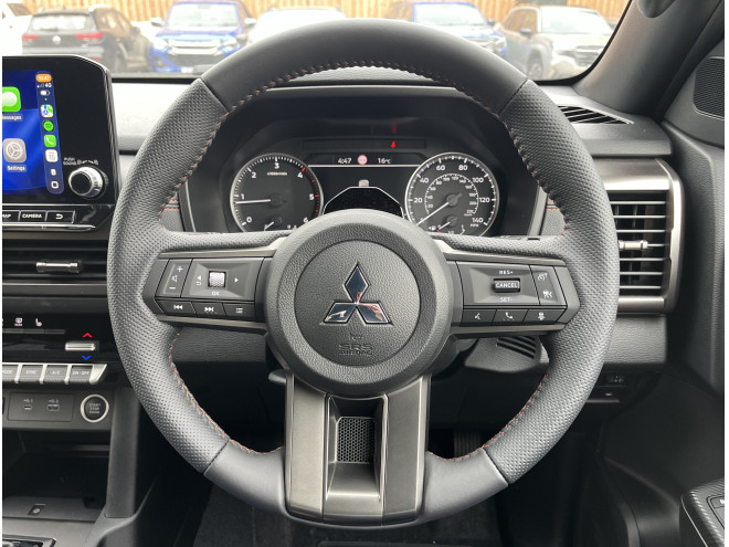Mitsubishi L200 Barbarian 2.4 Auto Yamabuki Orange