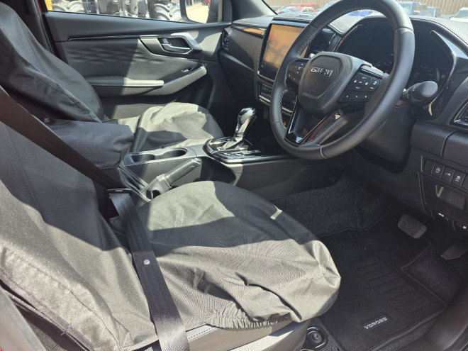 Isuzu D-max  V-Cross Commercial 4x4 Auto Sienna Orange