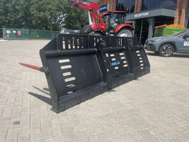 Abiljo 10' Muck Fork C/W Volvo headstock C/W Hardox Tines