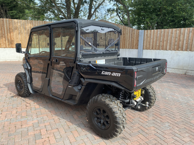 Can-Am SSV Traxter MAX XU HD11 TR ABS Black