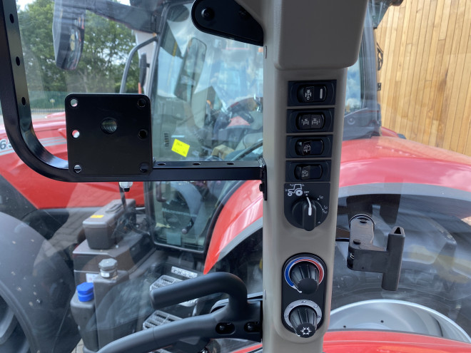 Case IH Farmall 120M