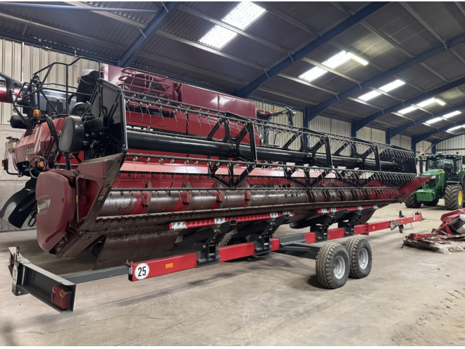 Case IH Axial Flow 7240 C/W 25' Header and Trailer