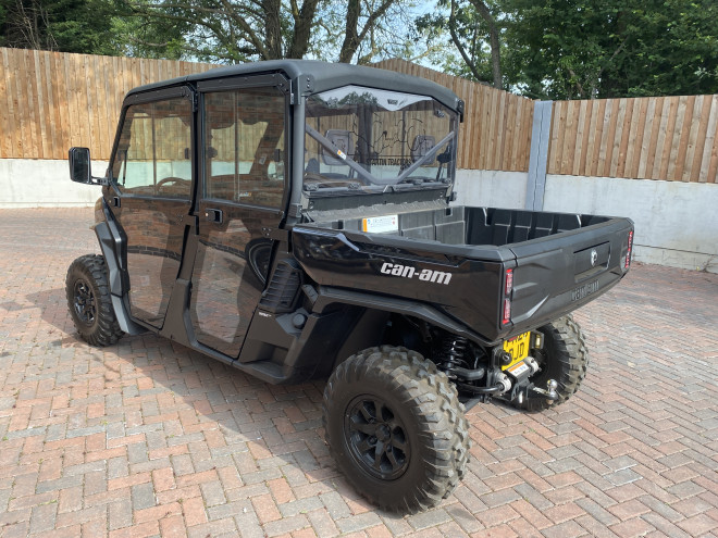 Can-Am SSV Traxter MAX XU HD11 TR ABS Black