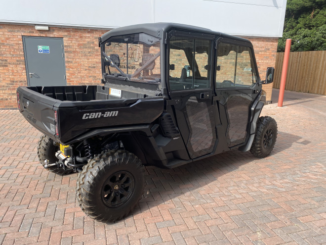 Can-Am SSV Traxter MAX XU HD11 TR ABS Black