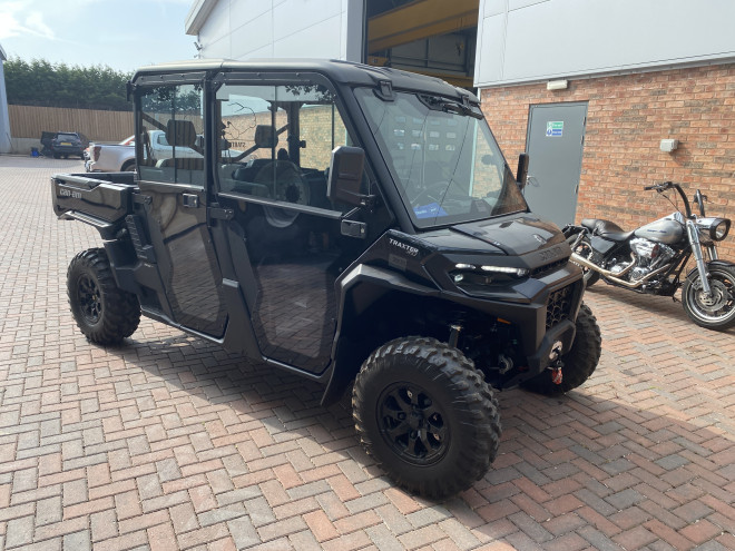 Can-Am SSV Traxter MAX XU HD11 TR ABS Black