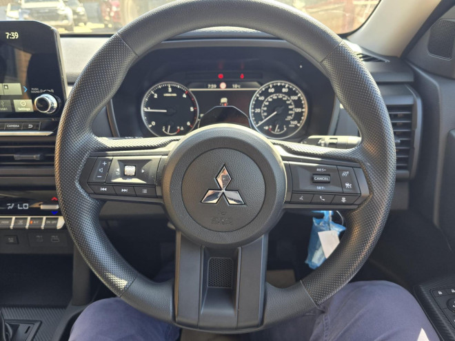 Mitsubishi L200 Titan 2.4 Auto Blade Silver