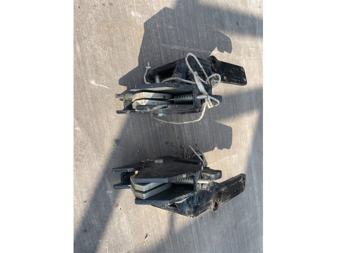 McConnell Axle brackets with latches to suit Massey Furguson 8s