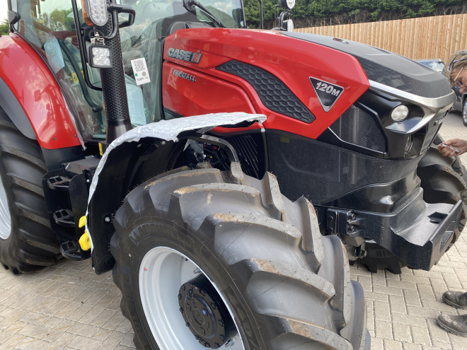 Case IH Farmall 120M
