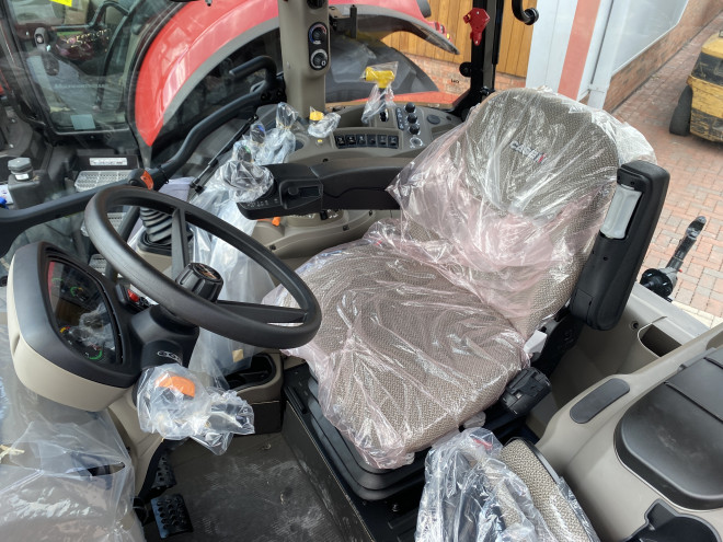 Case IH Farmall 120M