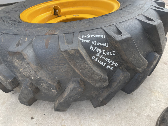 12.5/80-18 JCB wheel and tyre